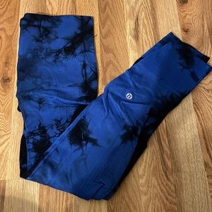Rare Lululemon Black and Blue TieDye Leggings